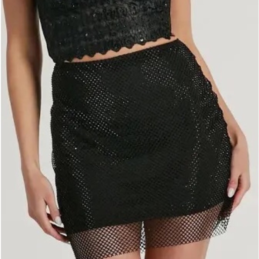 BAR III: FISHNET BEADED  COCTAIL SKIRT SIZE L